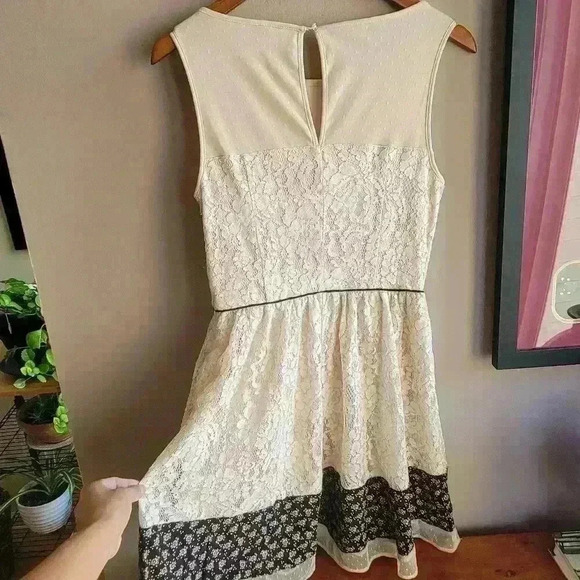 Lauren Conrad Cream Black Mesh  Floral Sleeveless Fit & Flare Lace Dress Size 6 - Picture 5 of 11